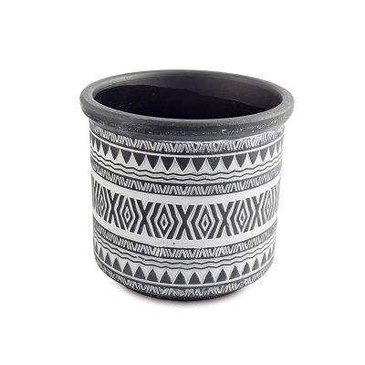 VASO EM CERAMICA COM DESENHOS GEOMETRICOS PRETO E BRANCO