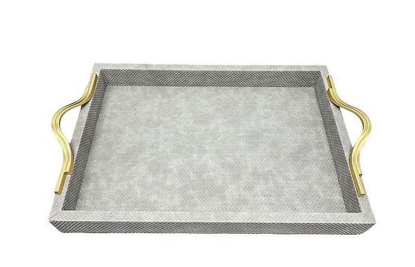 BANDEJA DECORATIVA PU CINZA E PUXADOR DOURADO 48cm