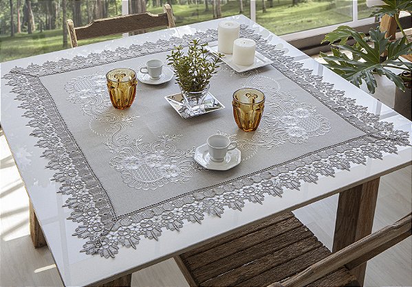 LINHA FLORAL CAMINHO MESA RENDADO MUMBAI 85X85CM CINZA