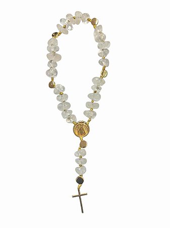 Terço Decorativo Pedras Naturais Incolor e Medalha Nsa Senhora 55cm