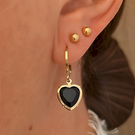 Brinco de Argolinha Coração Preto Banhado a Ouro 18k