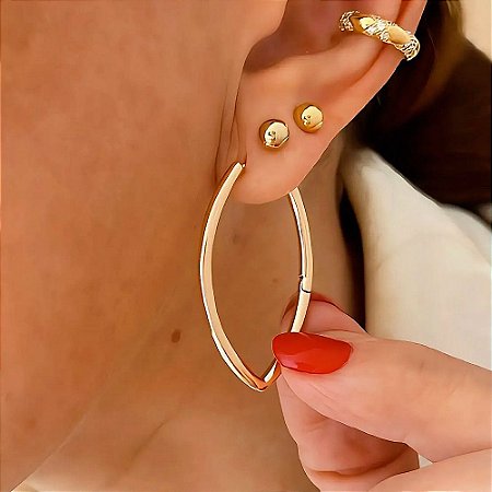 Brinco de Argola Fina Oval Leaf Banhado a Ouro 18k