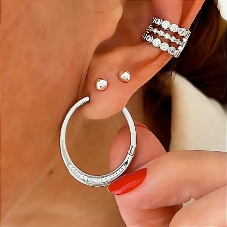 Brinco de Argola Oval com Zircônias Isa Ródio Branco
