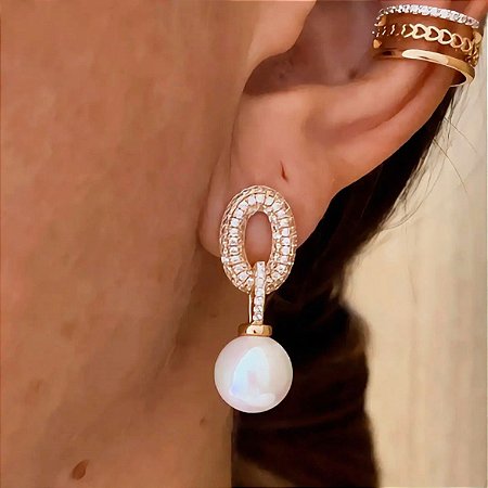 Brinco de Argola Base Oval Cravejada Pérola Lyce Banhado a Ouro 18k