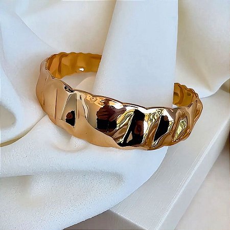 Bracelete Martelado Cory Banhado a Ouro 18k