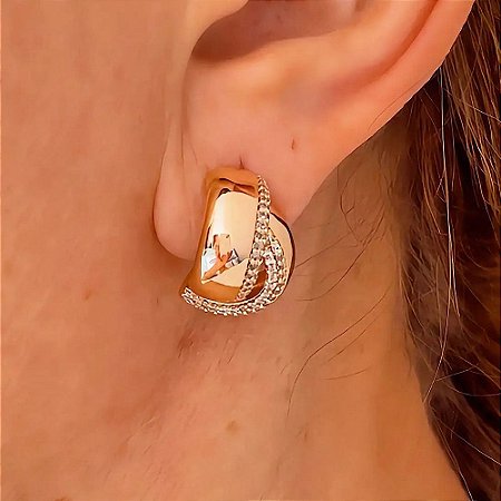 Brinco Luxo Entrelaçado Ravenah Banhado a Ouro 18k