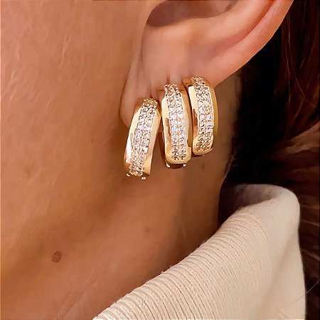 Brinco Trio Luxo Borda Lisa e Cristais Lumiére Banhado a Ouro 18k