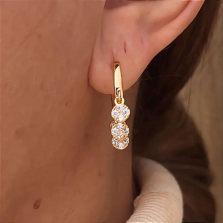 Brinco de Argolinha Pingente com Zircônias Rise Banhado a Ouro 18k