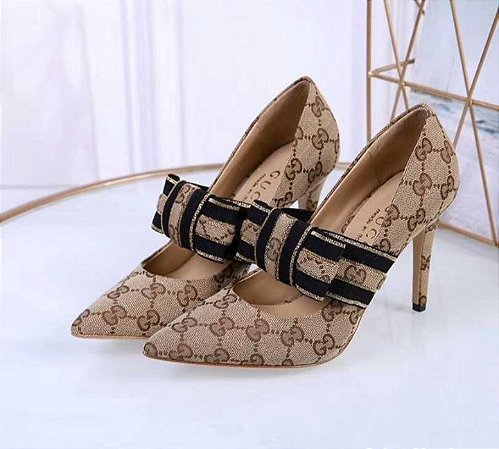 scarpin gucci