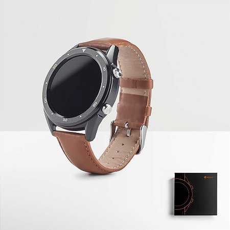 O THIKER II é um moderno relógio inteligente com bracelete em pele que se adequa a diferentes ocasiões devido ao seu elegante design Fornecido em caixa presente