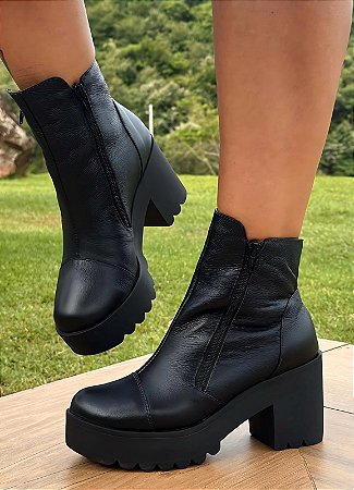 Bota Combat Classic Cecília em Couro Preto Zipper