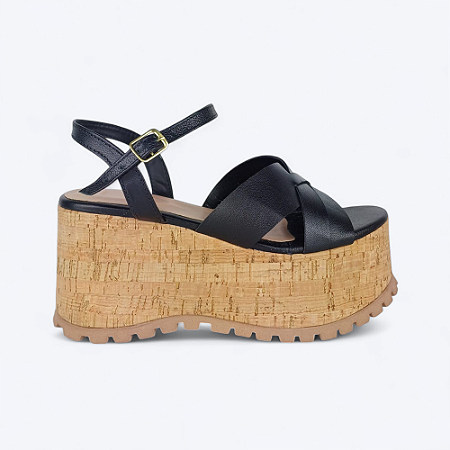 Sandália Plataforma Andréia Tiras Entrelaçadas em Couro Preto