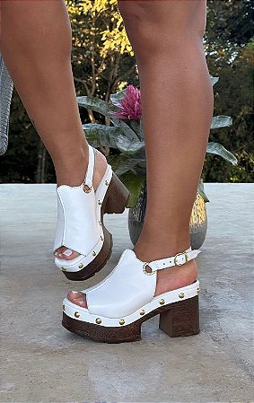 Sandália Meia Pata Catarina Metal em Couro Branco
