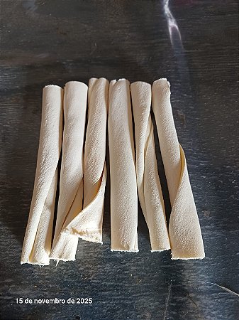 6 Unidades Osso de Couro Bovino Petisco Mastigável Tipo Twist - 12cm
