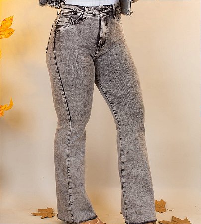 Calça flare cinza