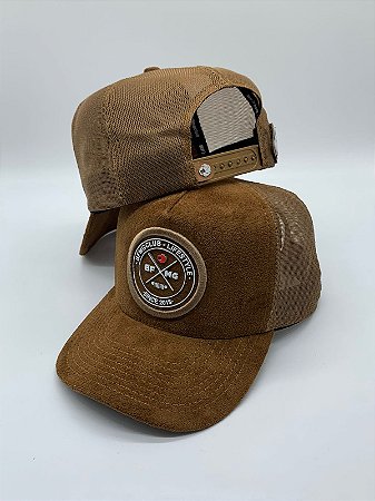 Boné Trucker Caramelo Lifestyle