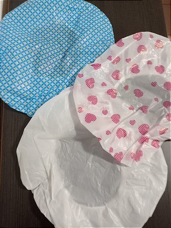 TOUCA DE POLIETILENO PARA BANHO - Estampada e Lisa (com 02 unidades)