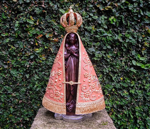 Imagem de Nossa Senhora Aparecida com manto em terracota e detalhes dourados