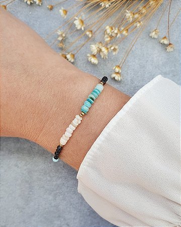 Pulseira de Madrepérola Natural e Pingente Folheado a Ouro 18K