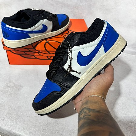 JORDAN LOW "PRETO/AZUL"