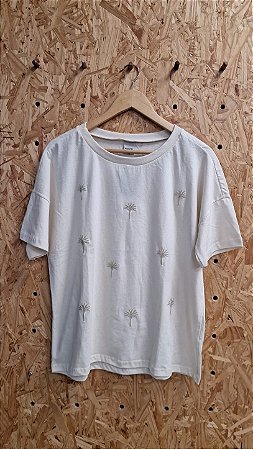 Camiseta Básico Off White Bordada Coqueiros