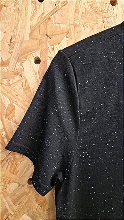 Blusa Preta Tradicional Gola V - Tamanho M