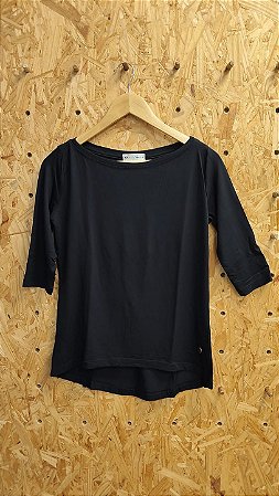 Blusa Viscolycra Decote Canoa Meia Manga