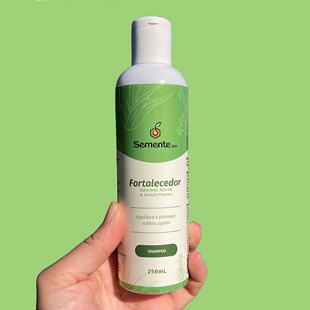 Shampoo Fortalecedor (fios frágeis e queda capilar)