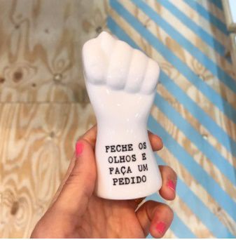 Figa Decorativa Feche os Olhos e Faça um pedido