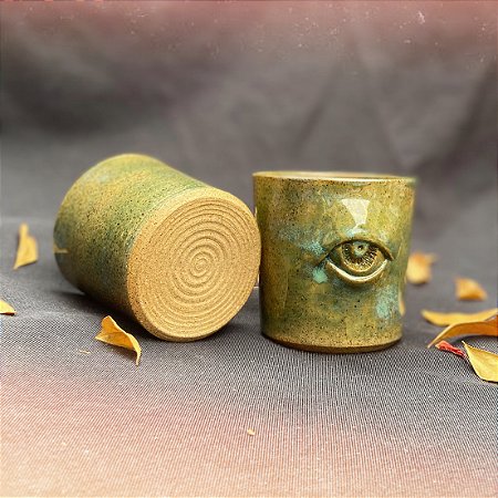 Copo de olho verde
