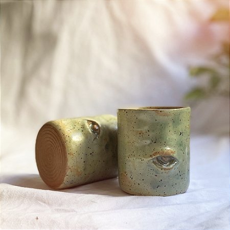 Copo de olho verde