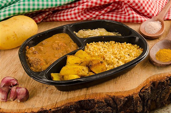 Marmita Saudável - Strogonoff de carne, repolho, batata assada e arroz integral temperado 380g