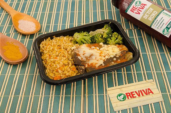 Lasanha de Berinjela com arroz integral e Brócolis