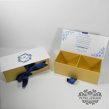 Caixa lembrança/convite azul com dourado tam: 18x8x6,5cm