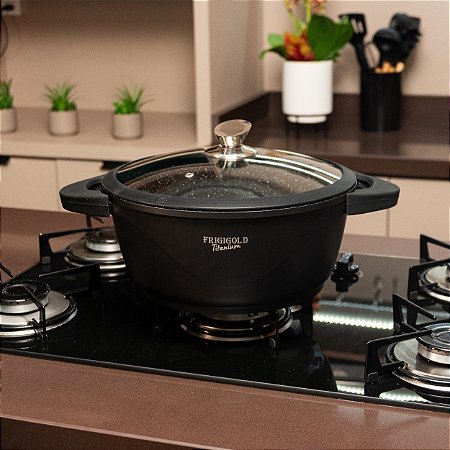 Panela Titanium 28cm Com Tampa Super Resistente Frigigold - 5 camadas de Titânio com mármore antiaderente
