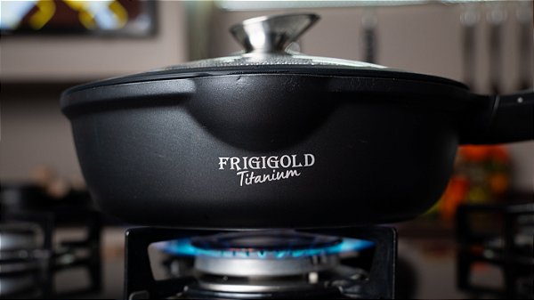 Frigideira Wok Titanium 24cm - 5 camadas de Titânio com mármore antiaderente - Com Tampa Super Resistente Frigigold