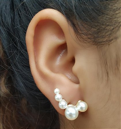 Brinco Ear Cuff com cinco Perolas Degradê Banhado a Ouro 18k - Shelook  Semijoias - As melhores Semijoias