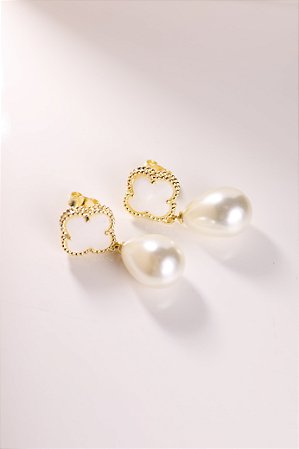 Brinco Trevo Madrepérola e Gota Perola Banhado a Ouro