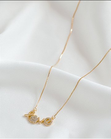 Colar LOVE dourado zircônia