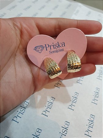 Brinco Chapa Curva Martelada 18k