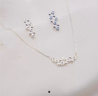 Conjunto brinco + cordão Mini esferas Prata