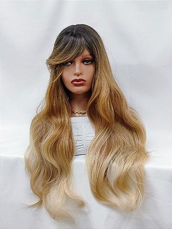 Peruca ombre hair morena iluminada repicada levemente ondulada