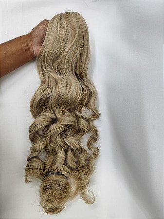 Aplique Rabo De Cavalo ondulado em fibra orgânica com presilha