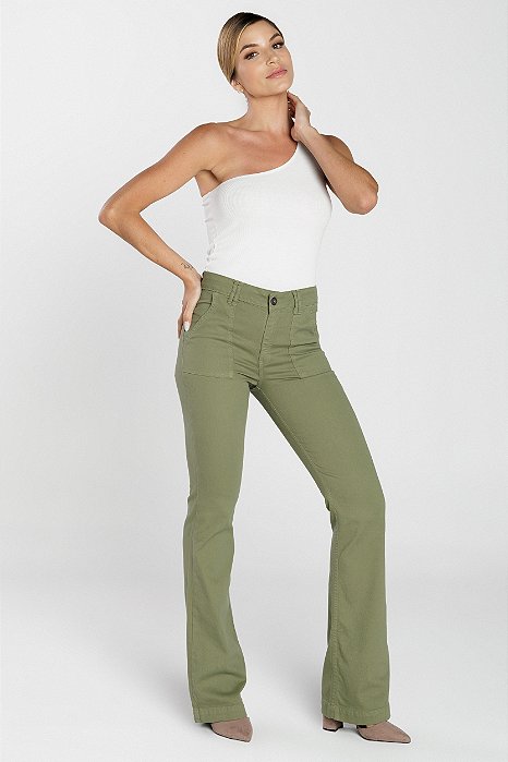 Calça Boot Cut Sarja Verde Oliva - Manaus