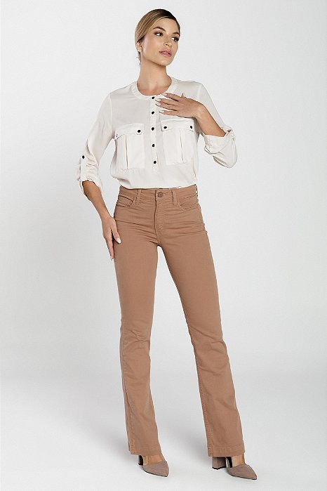 Calça Boot Cut Sarja Mocha - Porto Alegre