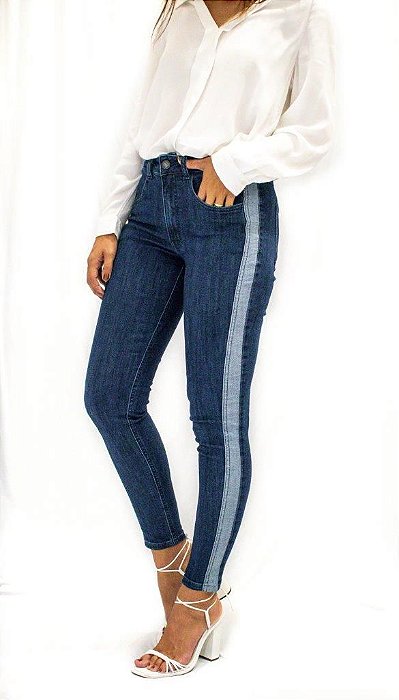 calça jeans feminina com faixa lateral