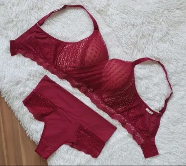 Conjunto plus size com detalhes  em renda