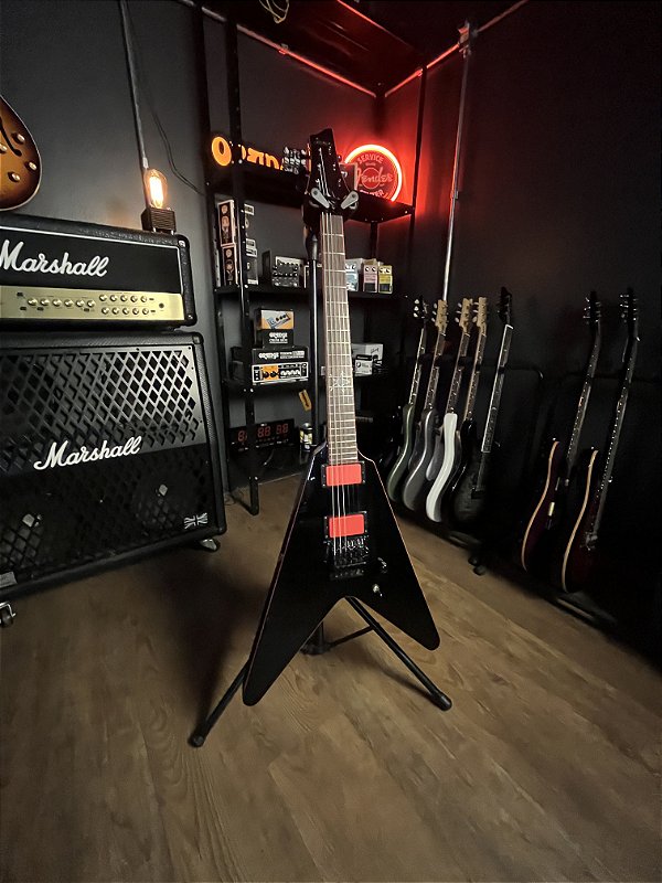 Guitarra Schecter Gary Holt V-1 Black com Case