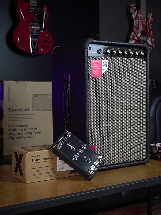 Amplificador Positive Spark Live Blk + Foot Spark Control X
