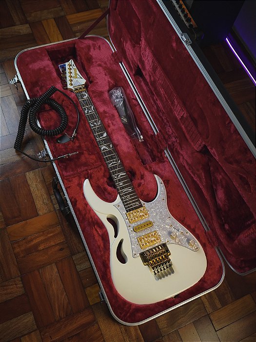 Guitarra Ibanez Pia White Prestige - Steve Vai Signature